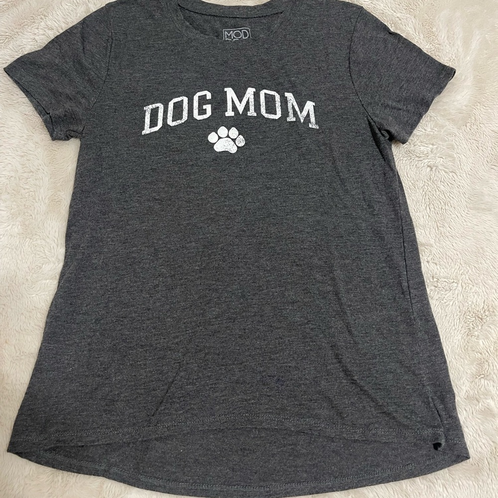 Modern Lux Gray Dog Mom Tee